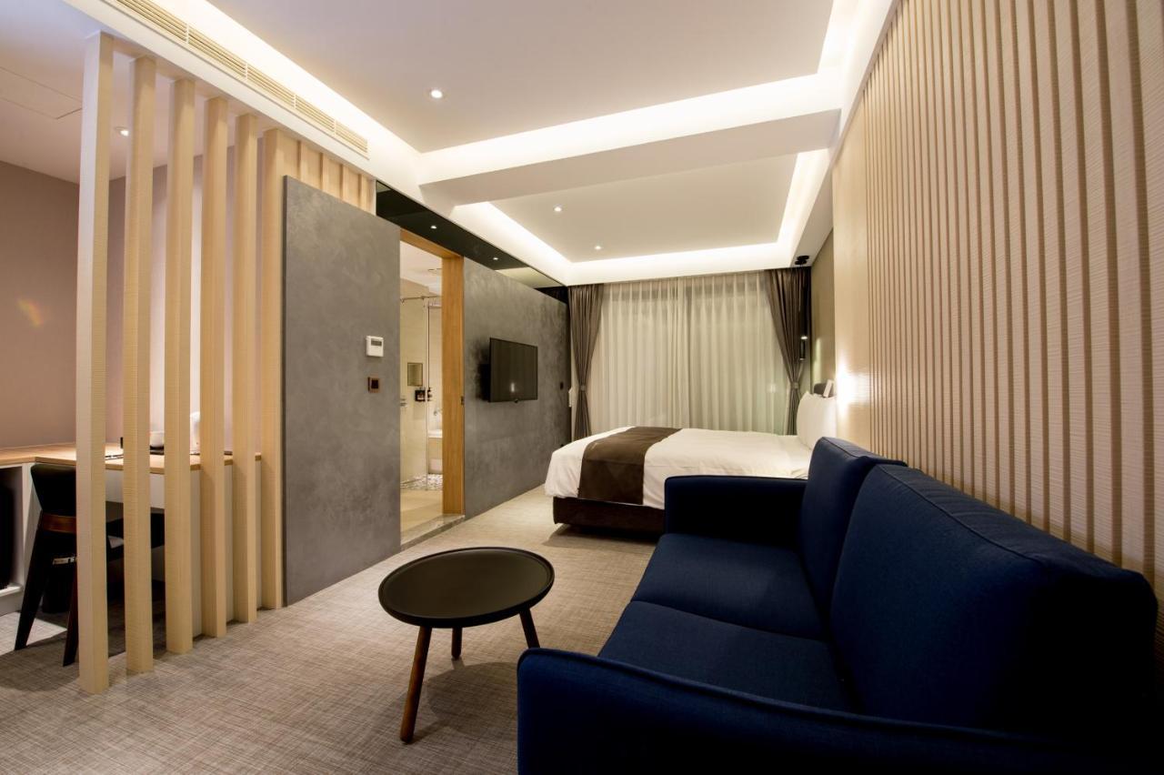 He-Jia Hotel Miaoli Esterno foto