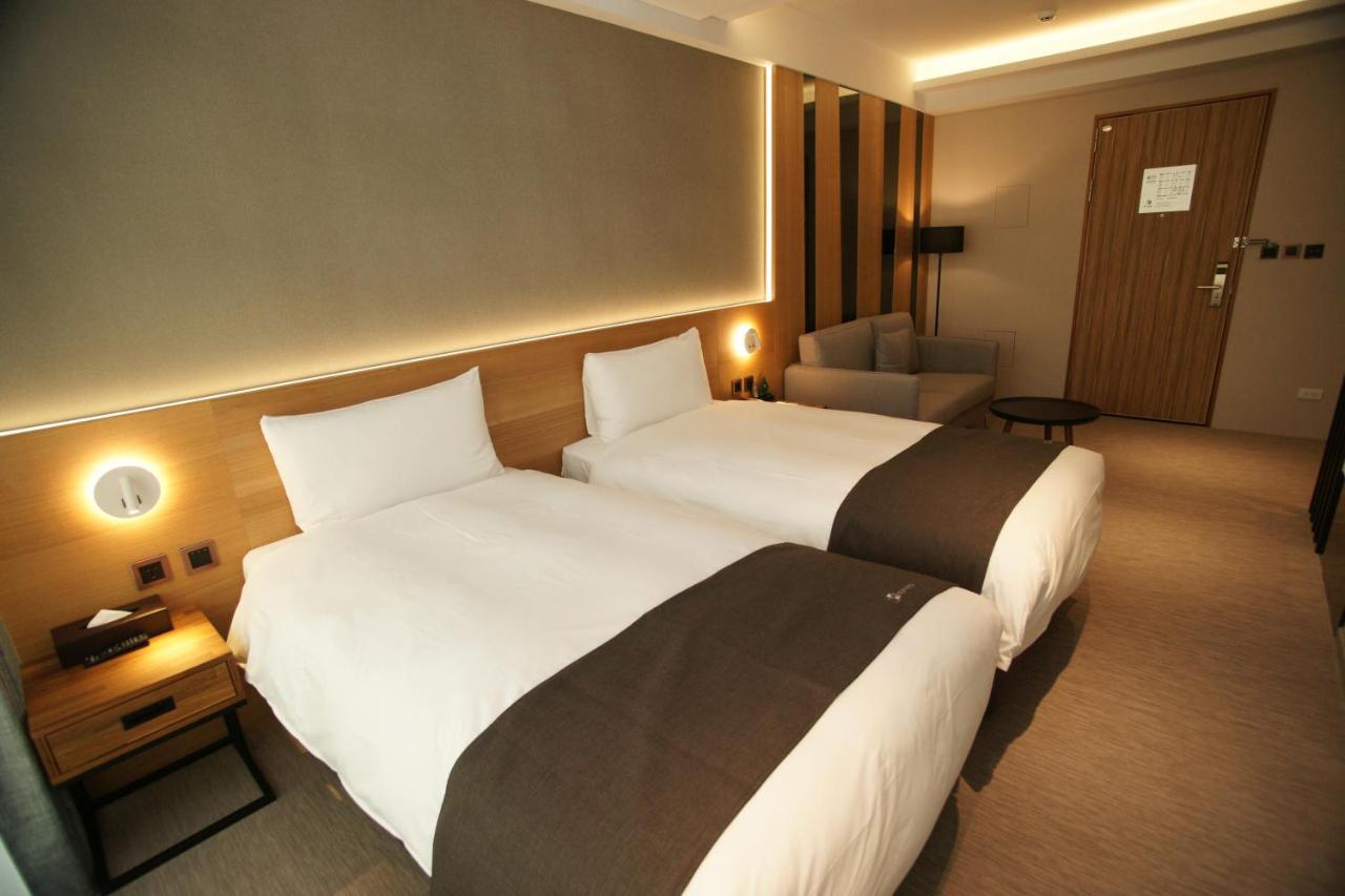 He-Jia Hotel Miaoli Esterno foto