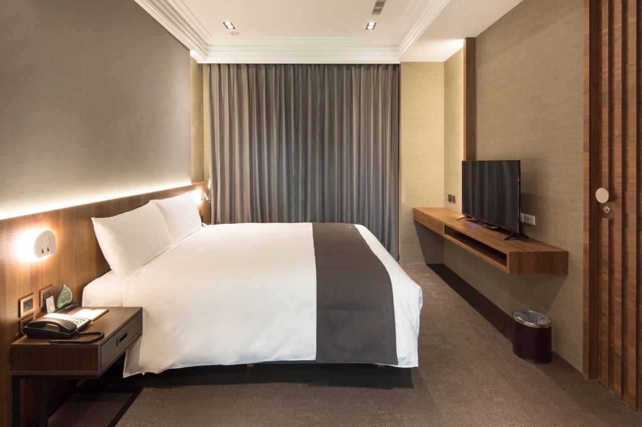 He-Jia Hotel Miaoli Esterno foto